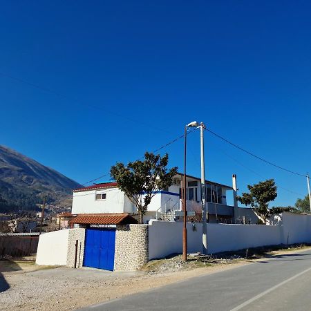 Guest House Krishen Përmet Esterno foto