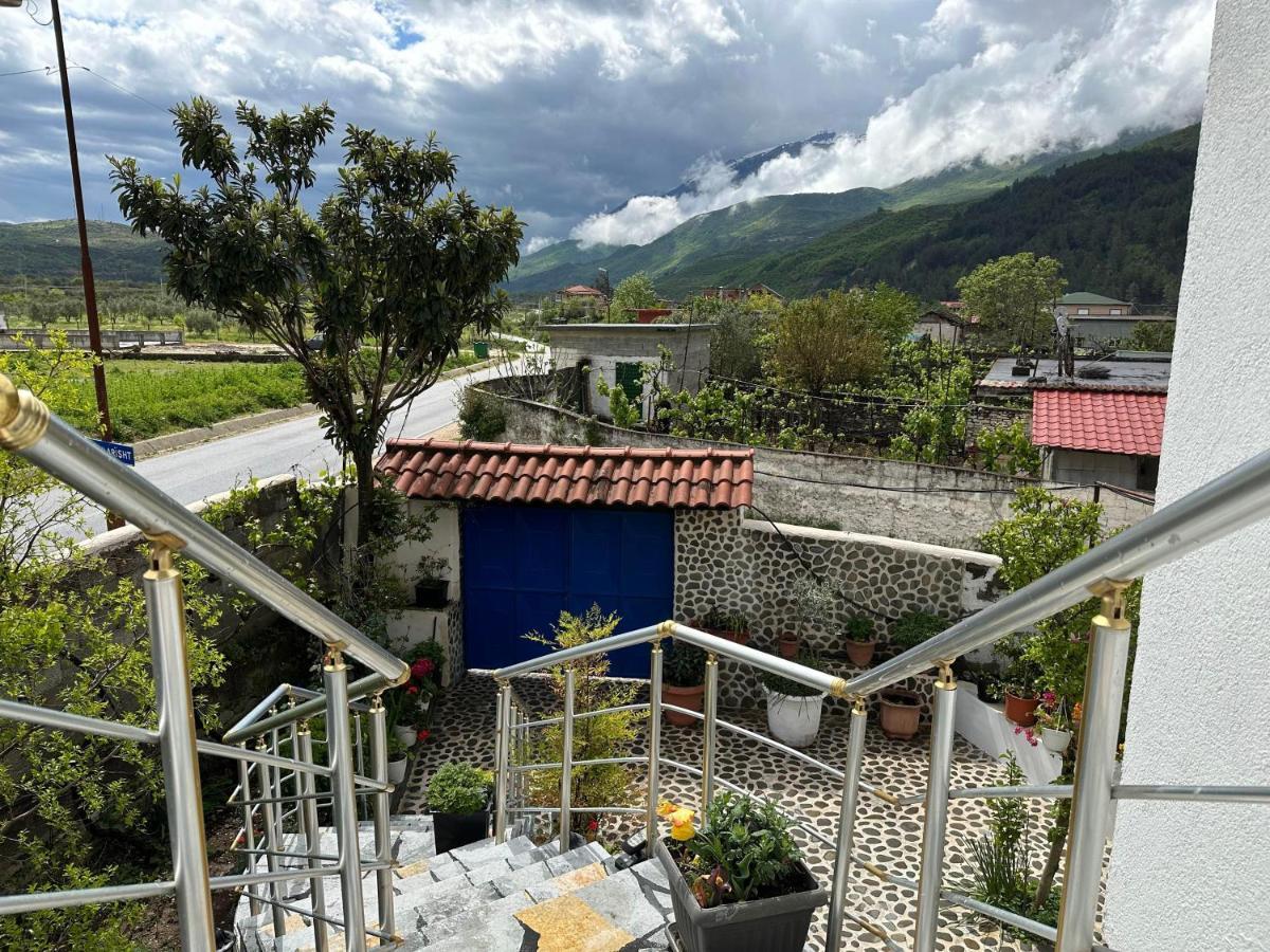 Guest House Krishen Përmet Esterno foto